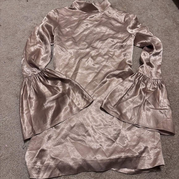 & Other Stories Shimmering Gold trumpet sleeve lace up back dress size 6 - Picture 5 of 5